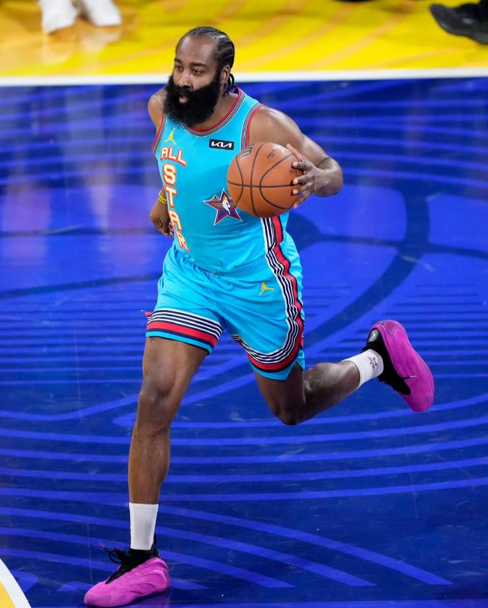 包含火箭绝杀时刻，哈登点燃赛场，全明星入选迎来胜利！的词条